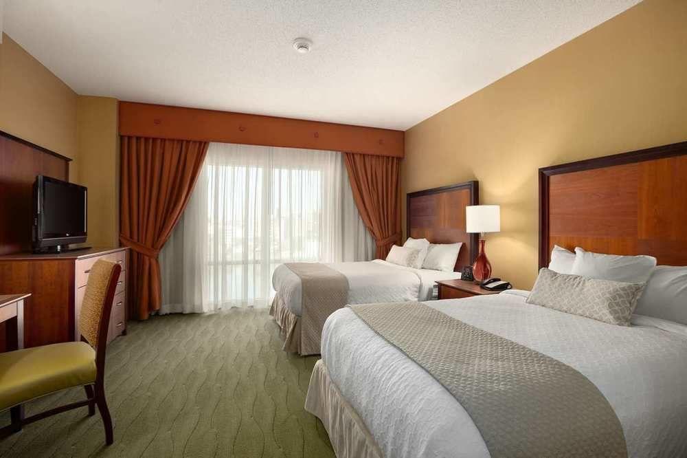 Embassy Suites East Peoria Hotel And Riverfront Conference Center Zewnętrze zdjęcie