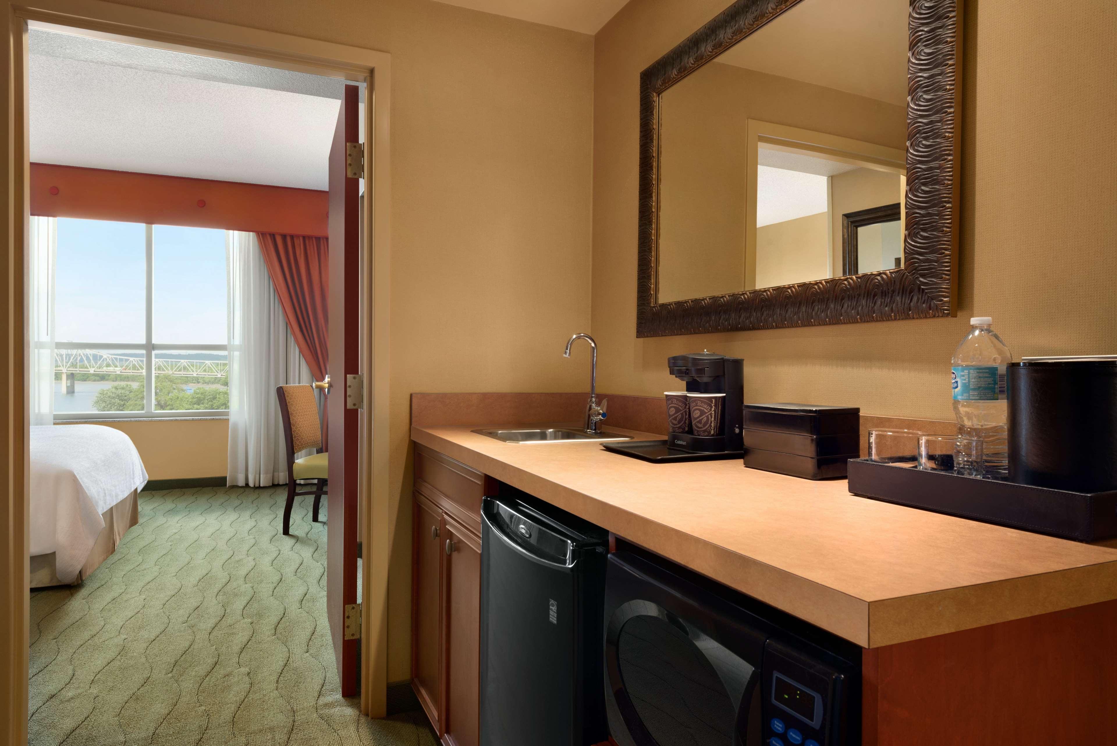 Embassy Suites East Peoria Hotel And Riverfront Conference Center Zewnętrze zdjęcie
