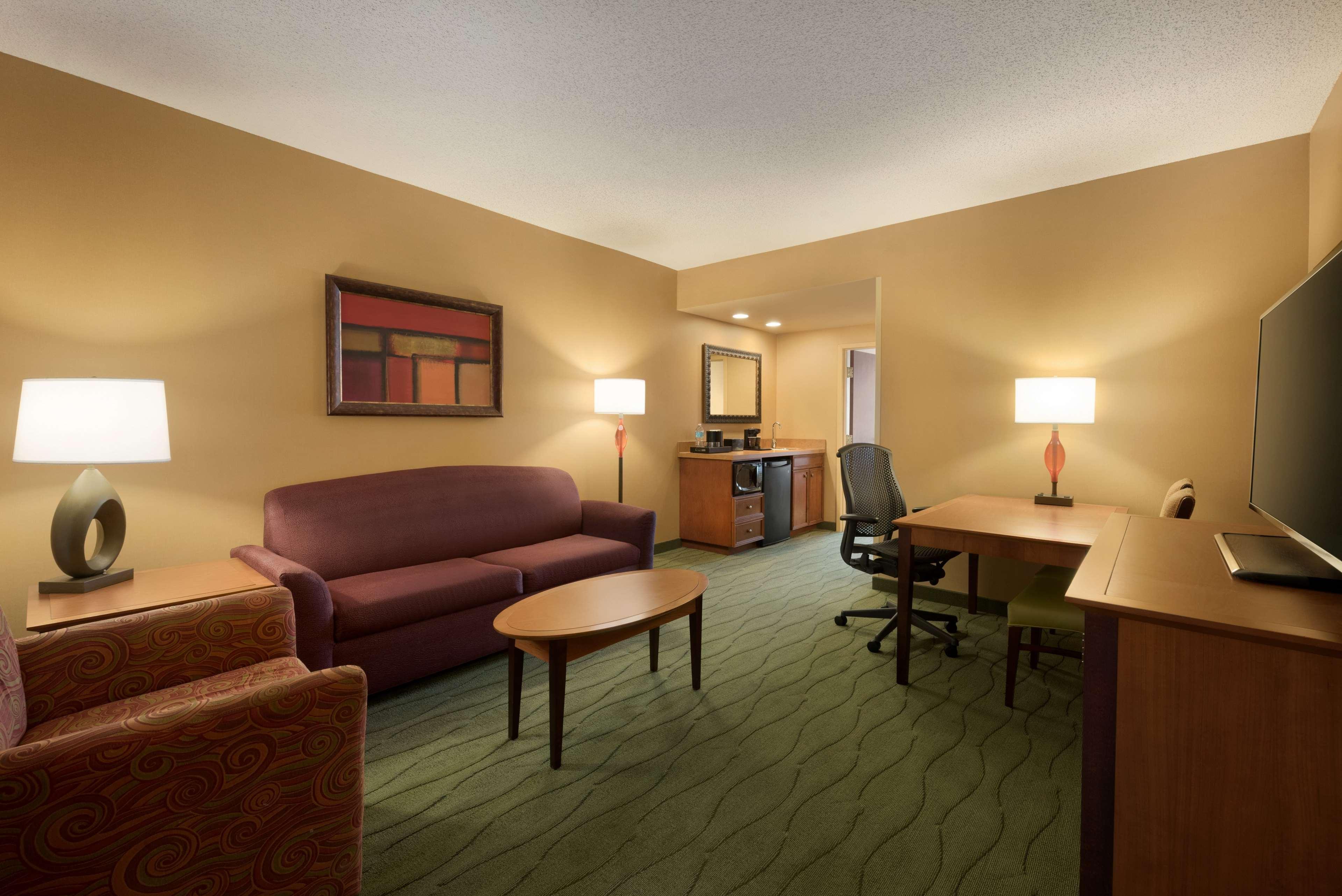 Embassy Suites East Peoria Hotel And Riverfront Conference Center Zewnętrze zdjęcie