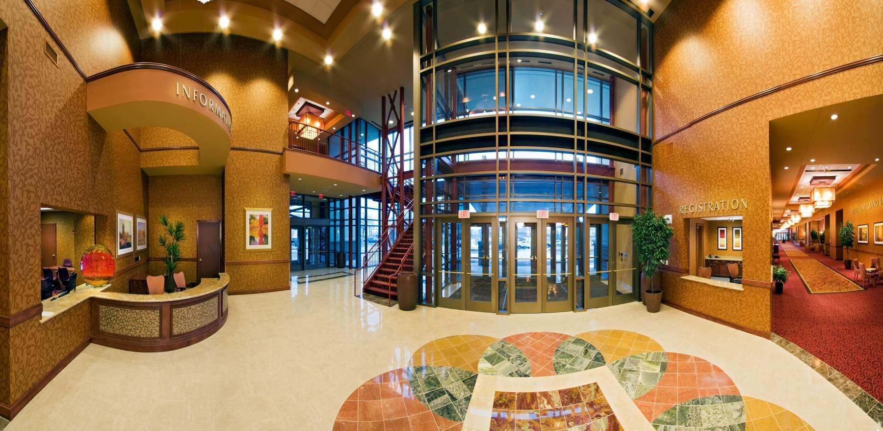 Embassy Suites East Peoria Hotel And Riverfront Conference Center Zewnętrze zdjęcie
