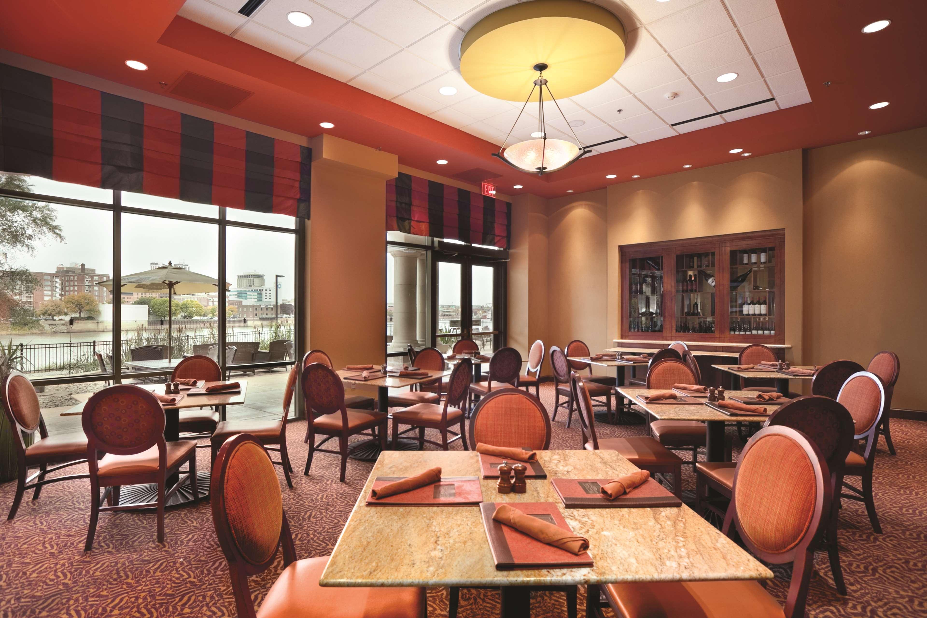Embassy Suites East Peoria Hotel And Riverfront Conference Center Restauracja zdjęcie