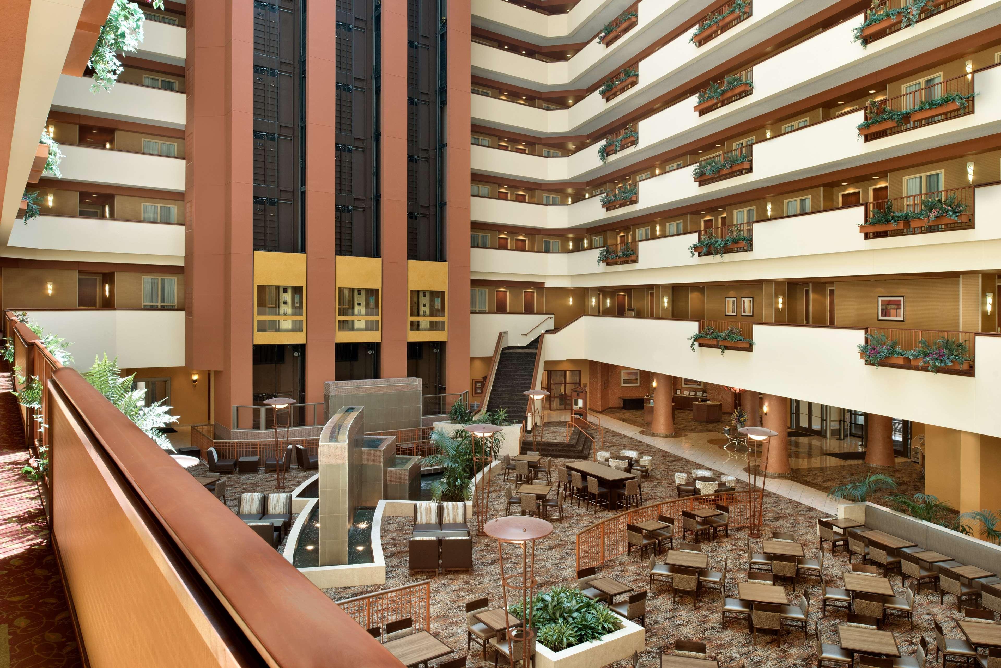 Embassy Suites East Peoria Hotel And Riverfront Conference Center Zewnętrze zdjęcie