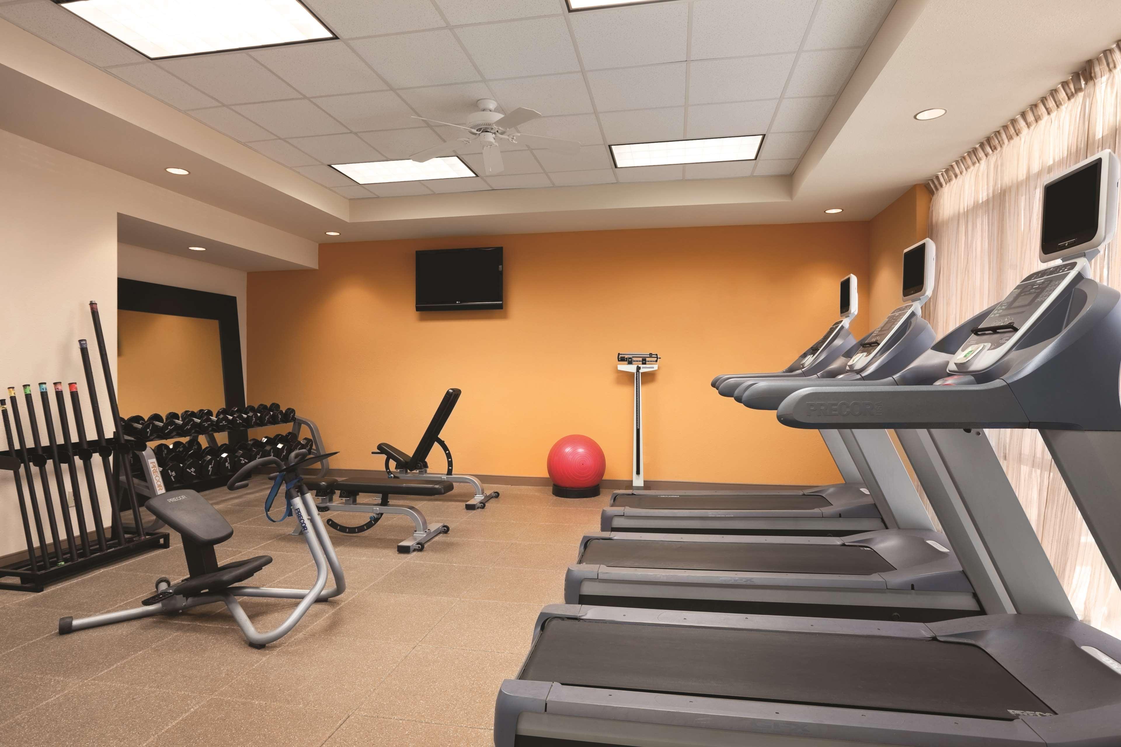 Embassy Suites East Peoria Hotel And Riverfront Conference Center Udogodnienia zdjęcie