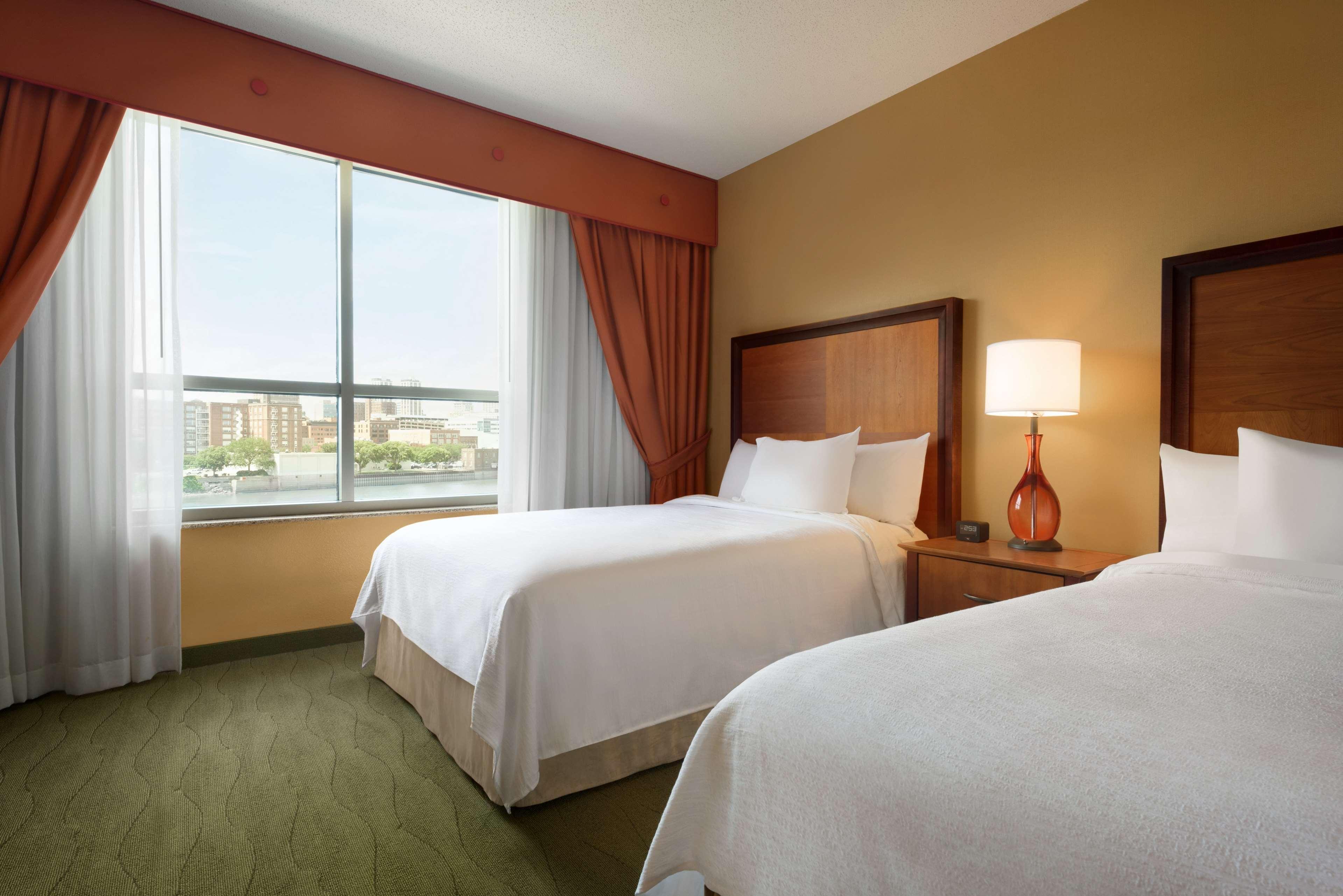 Embassy Suites East Peoria Hotel And Riverfront Conference Center Zewnętrze zdjęcie