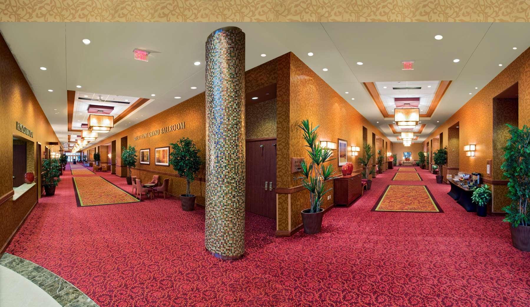 Embassy Suites East Peoria Hotel And Riverfront Conference Center Zewnętrze zdjęcie