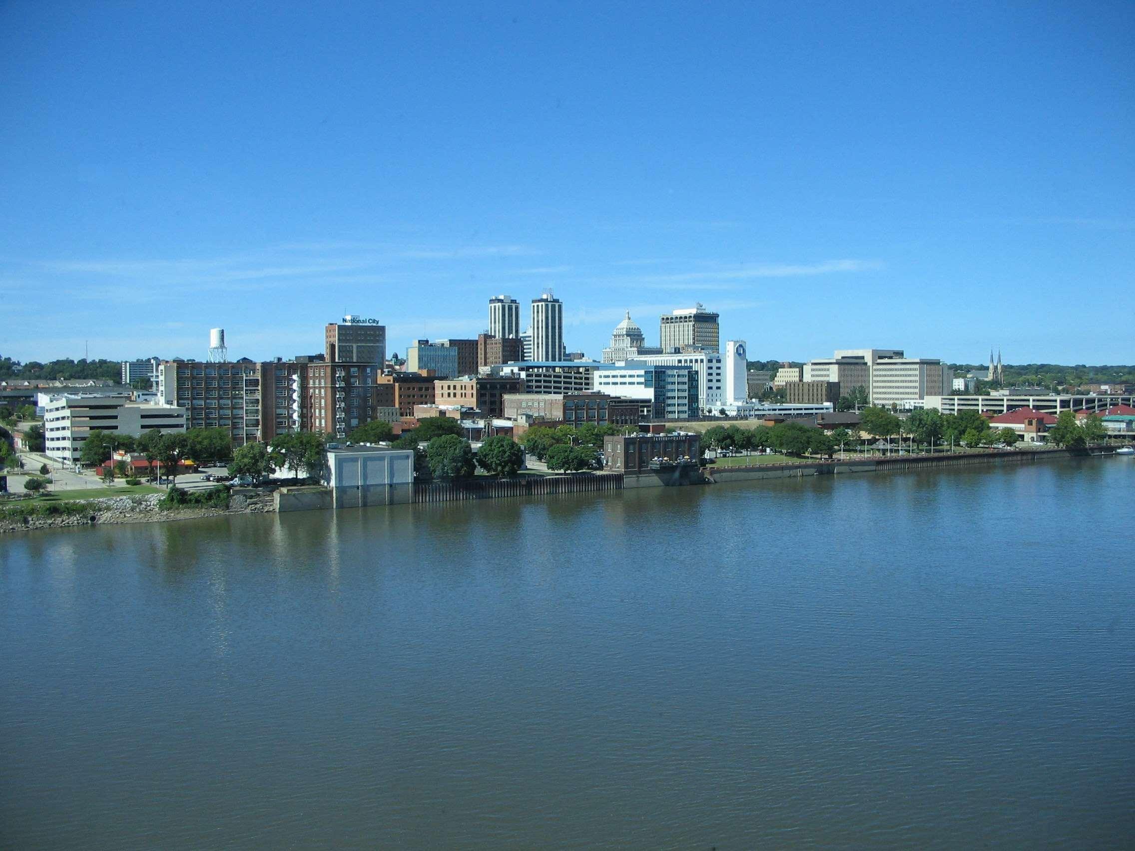 Embassy Suites East Peoria Hotel And Riverfront Conference Center Zewnętrze zdjęcie