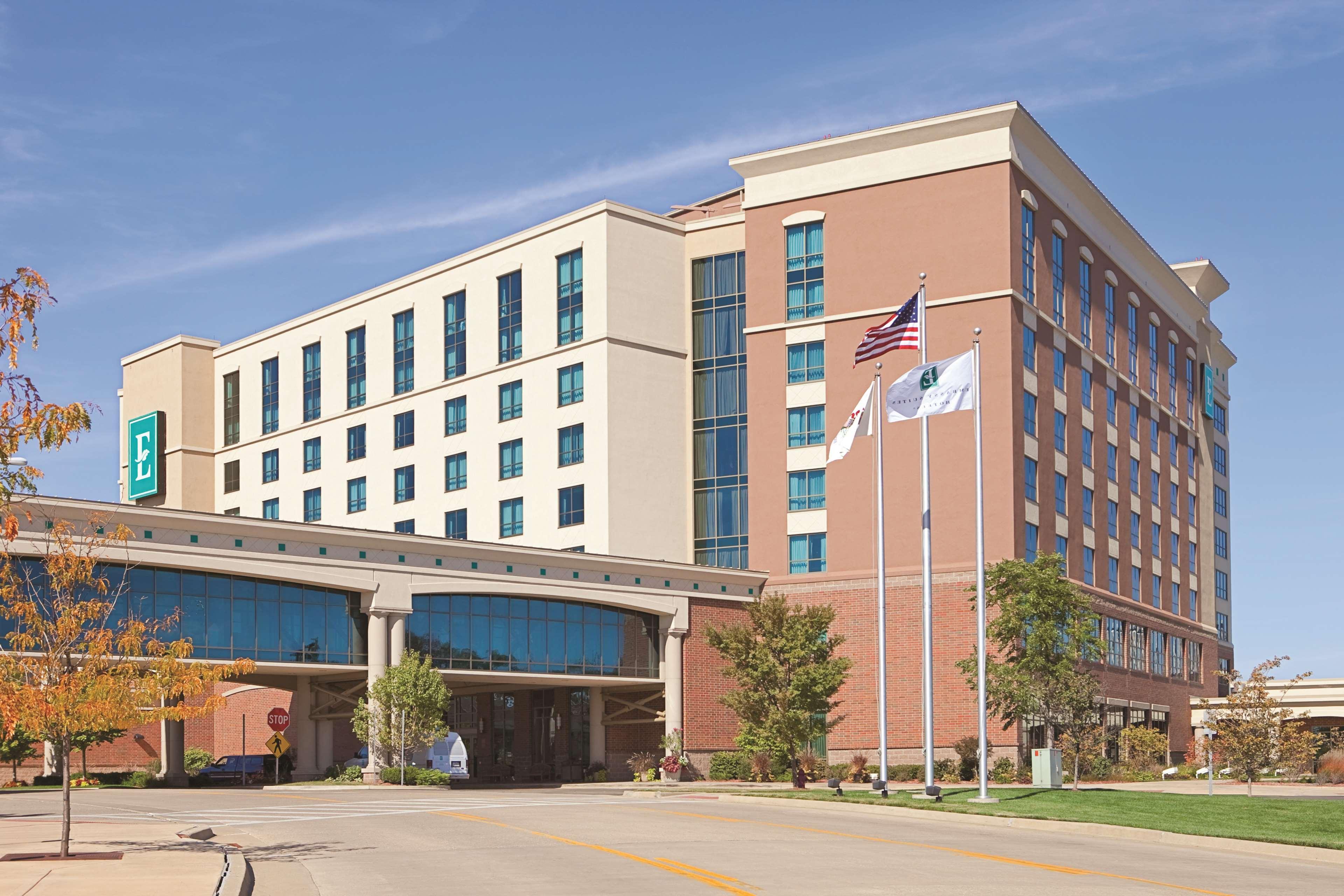 Embassy Suites East Peoria Hotel And Riverfront Conference Center Zewnętrze zdjęcie