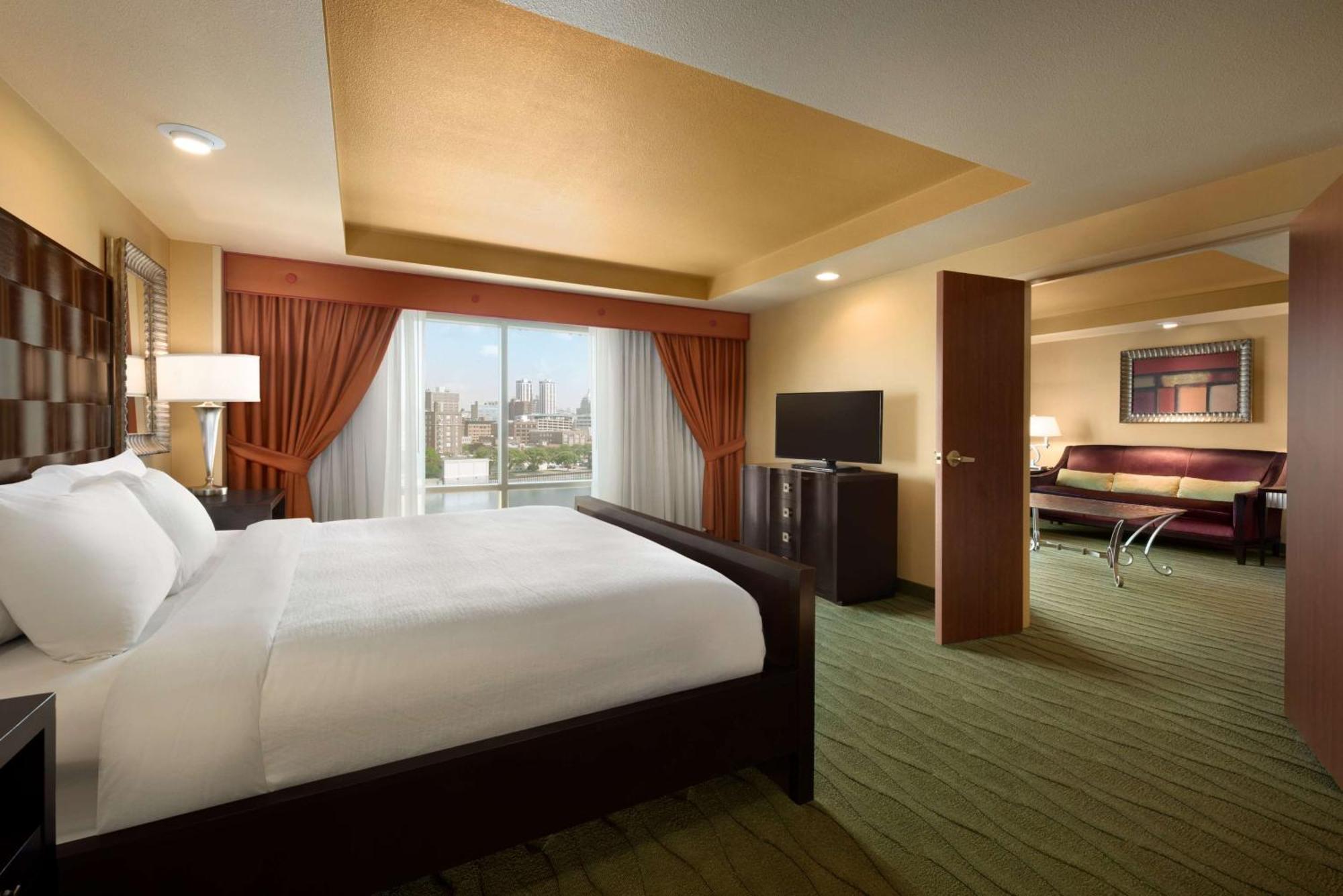 Embassy Suites East Peoria Hotel And Riverfront Conference Center Zewnętrze zdjęcie