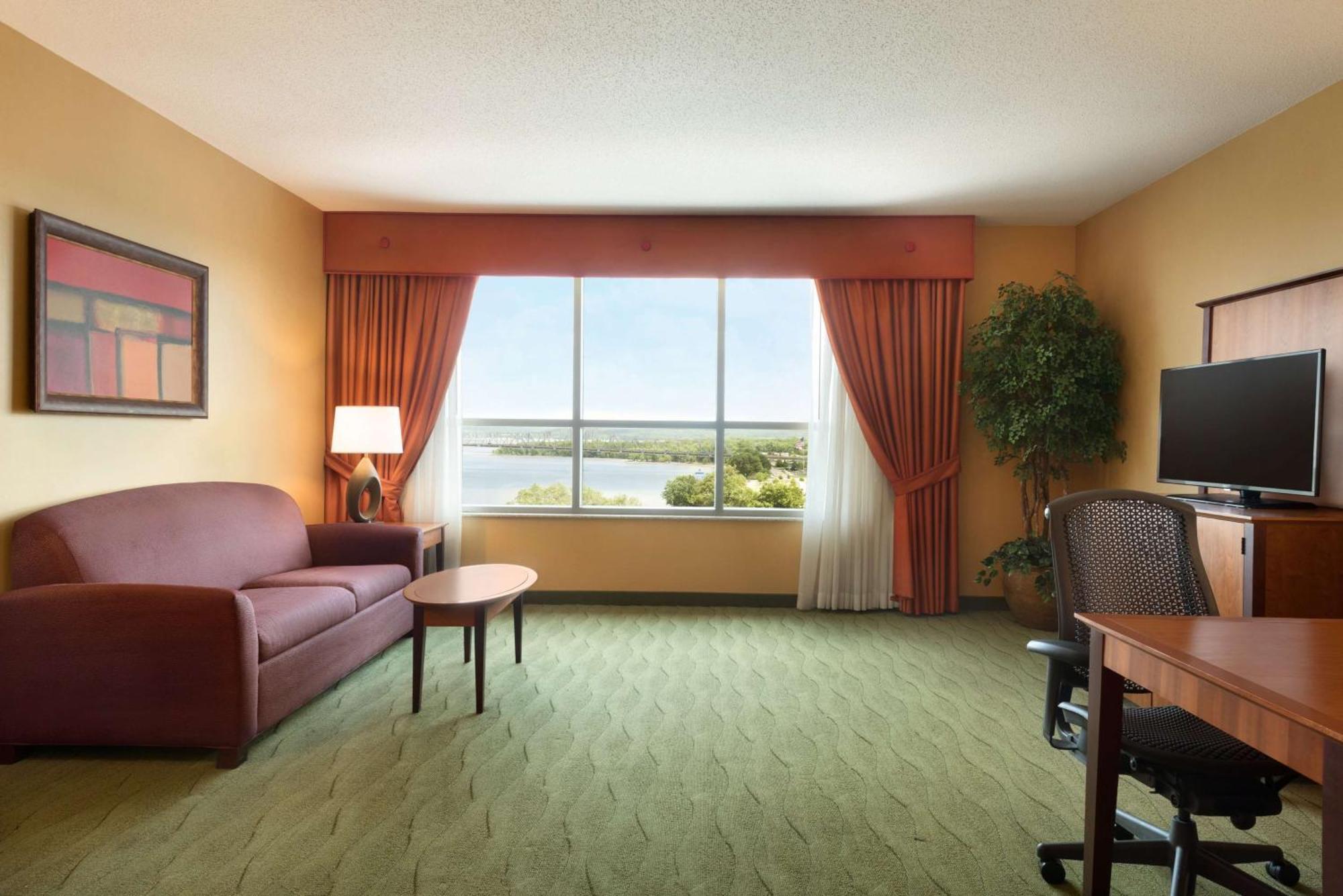 Embassy Suites East Peoria Hotel And Riverfront Conference Center Zewnętrze zdjęcie