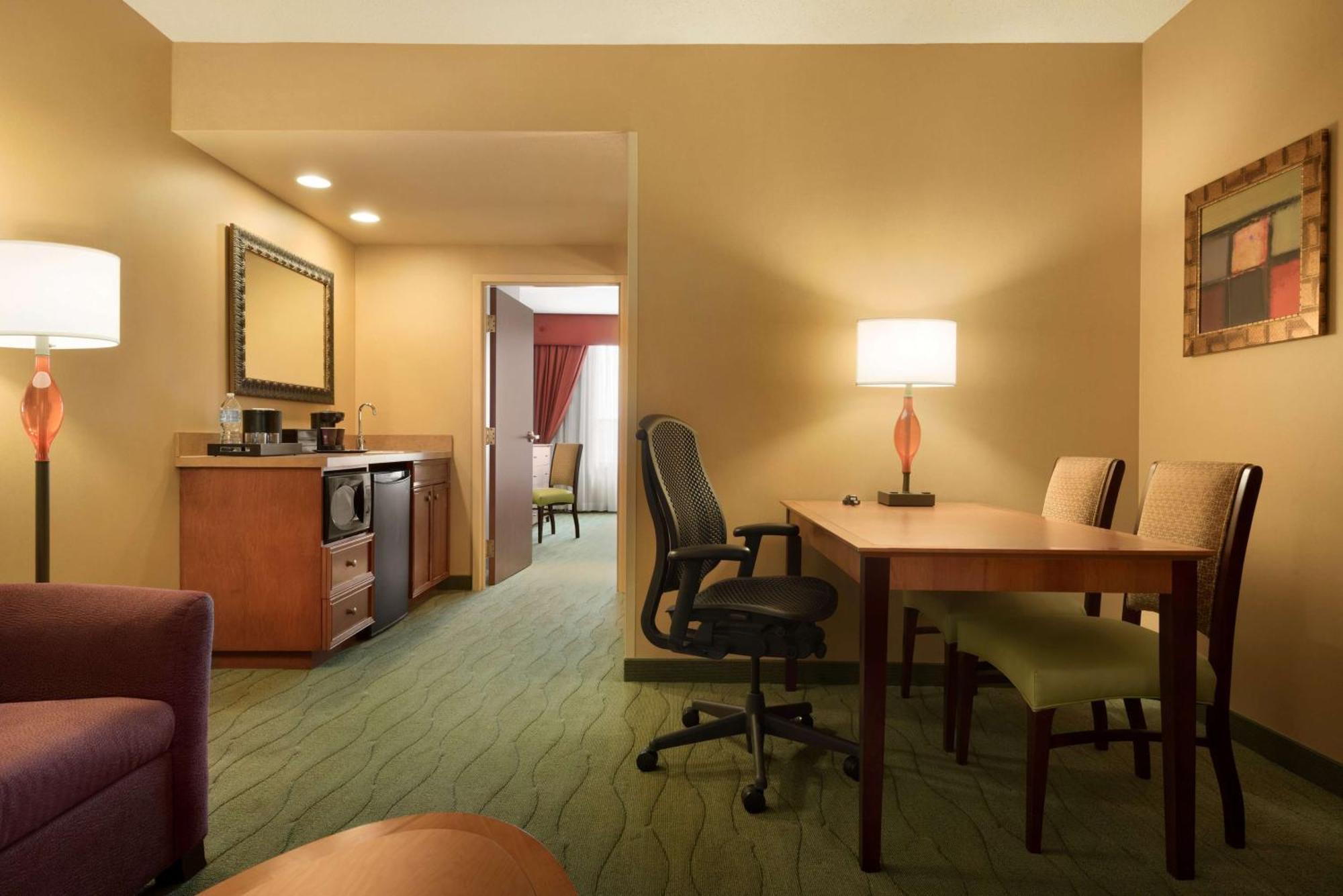 Embassy Suites East Peoria Hotel And Riverfront Conference Center Zewnętrze zdjęcie