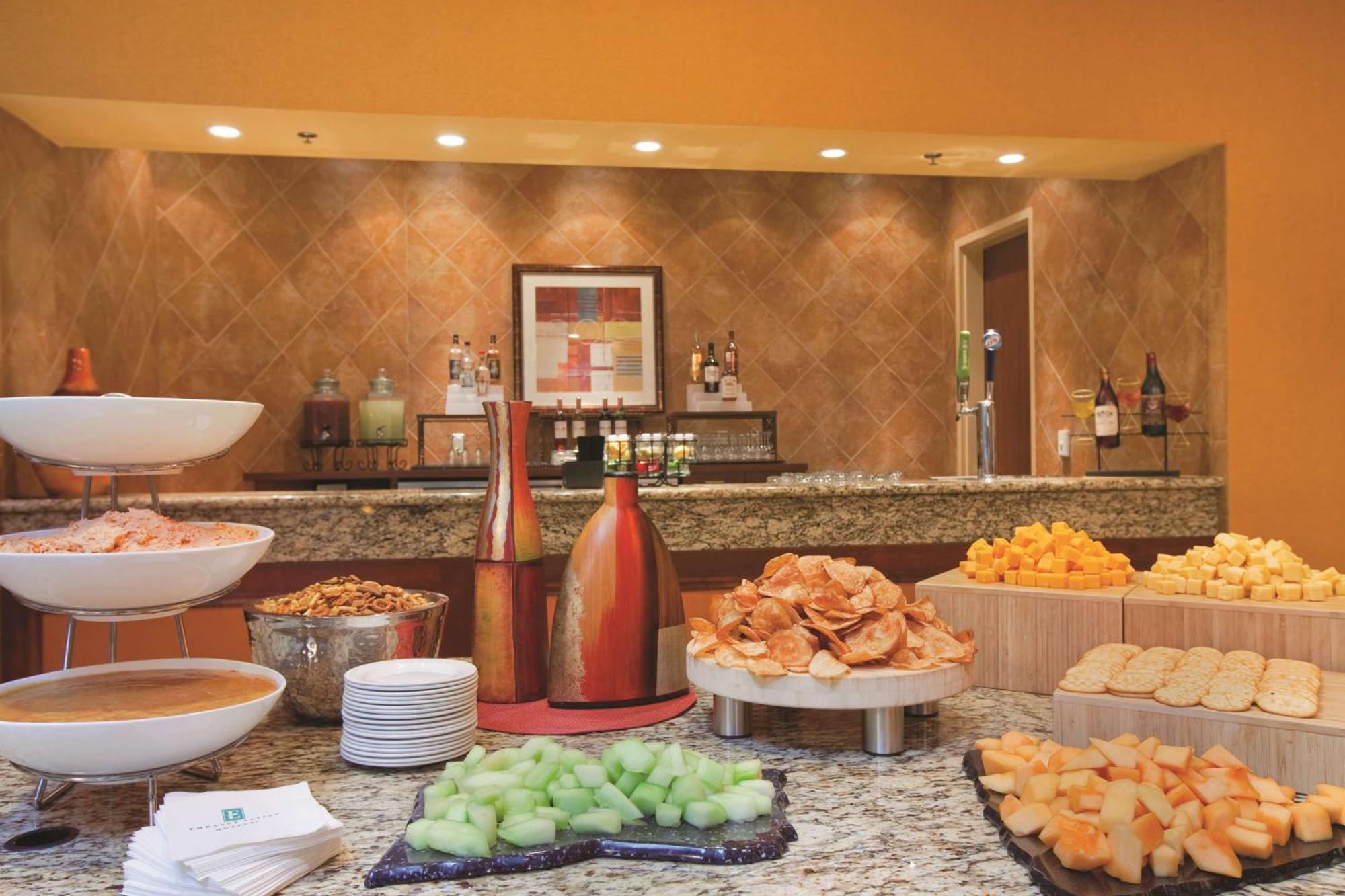 Embassy Suites East Peoria Hotel And Riverfront Conference Center Zewnętrze zdjęcie