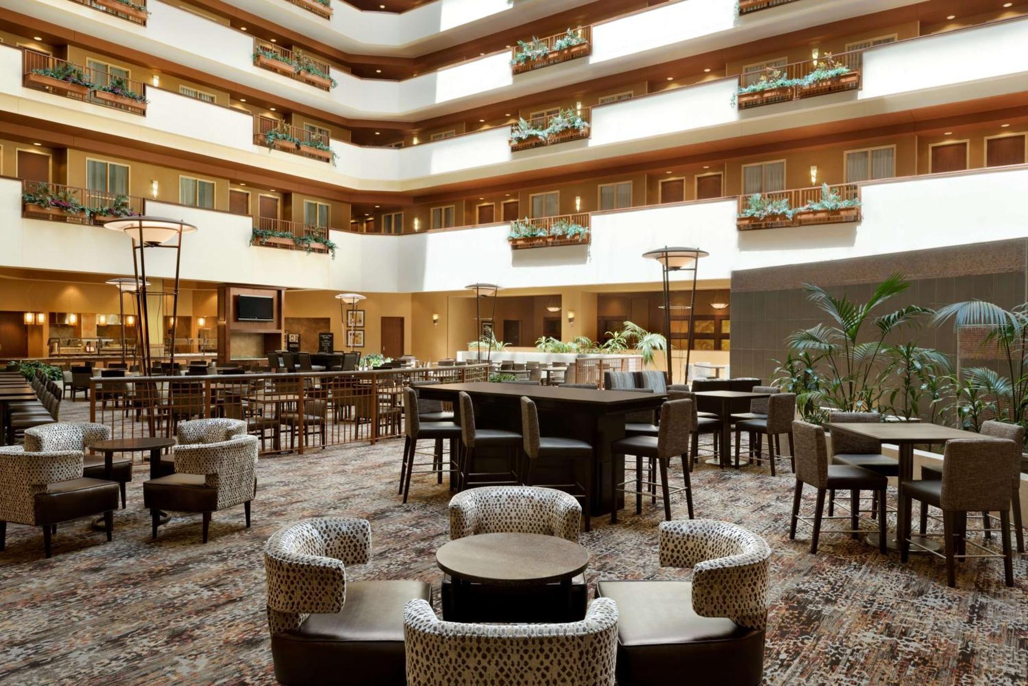 Embassy Suites East Peoria Hotel And Riverfront Conference Center Zewnętrze zdjęcie